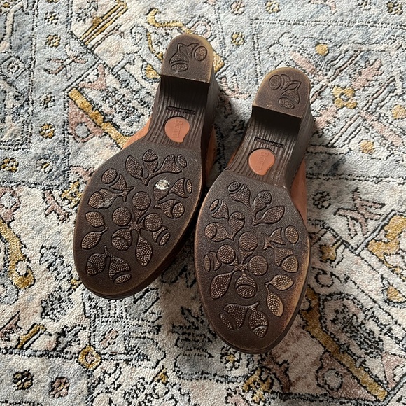 BORN leather heeled clog sandal - Picture 6 of 8